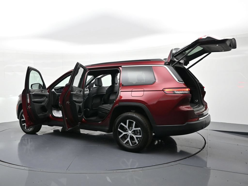 Used 2025 Jeep Grand Cherokee L Limited AWD/4WD image 35