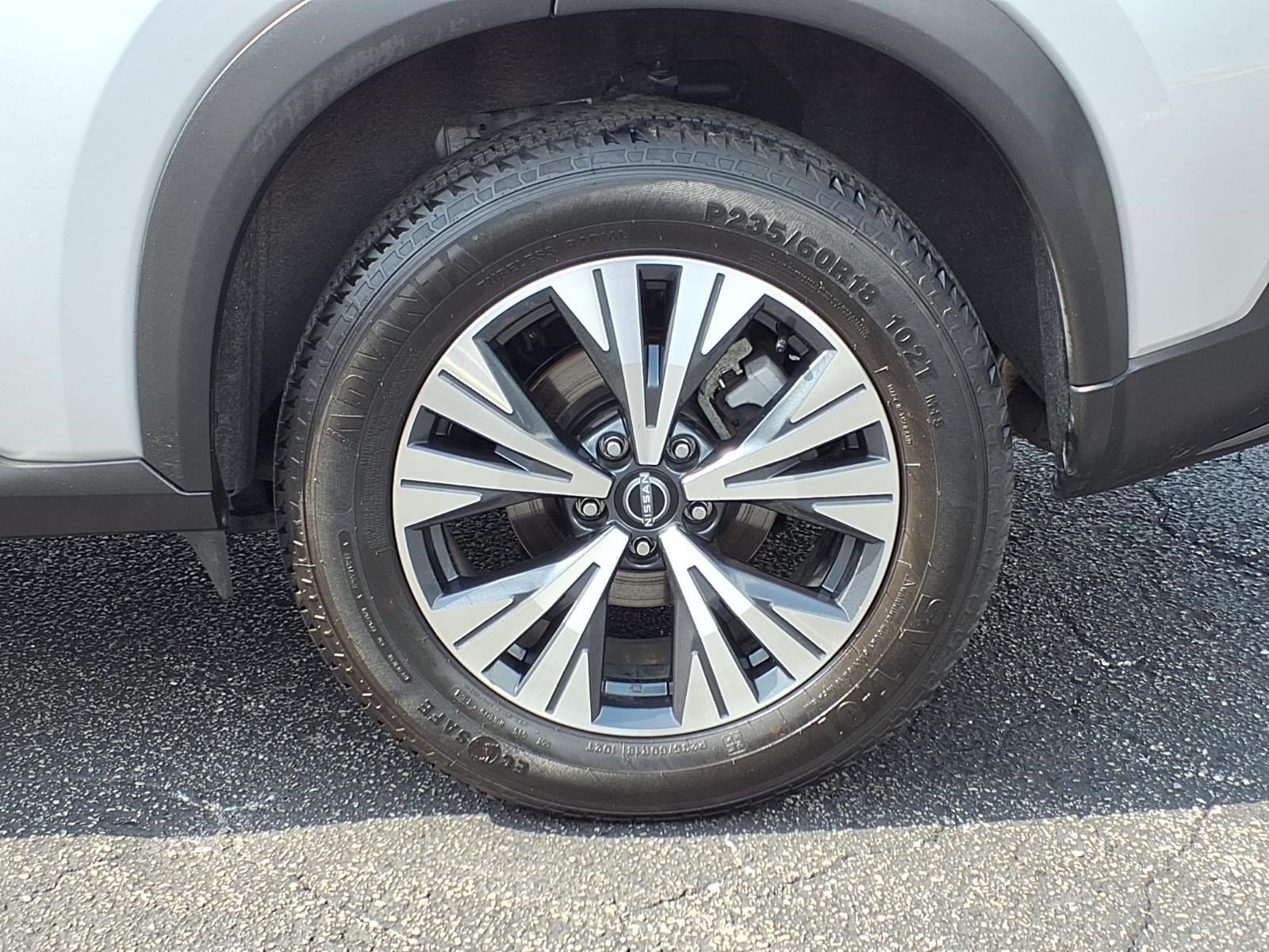 Used 2023 Nissan Rogue SV AWD/4WD image 9