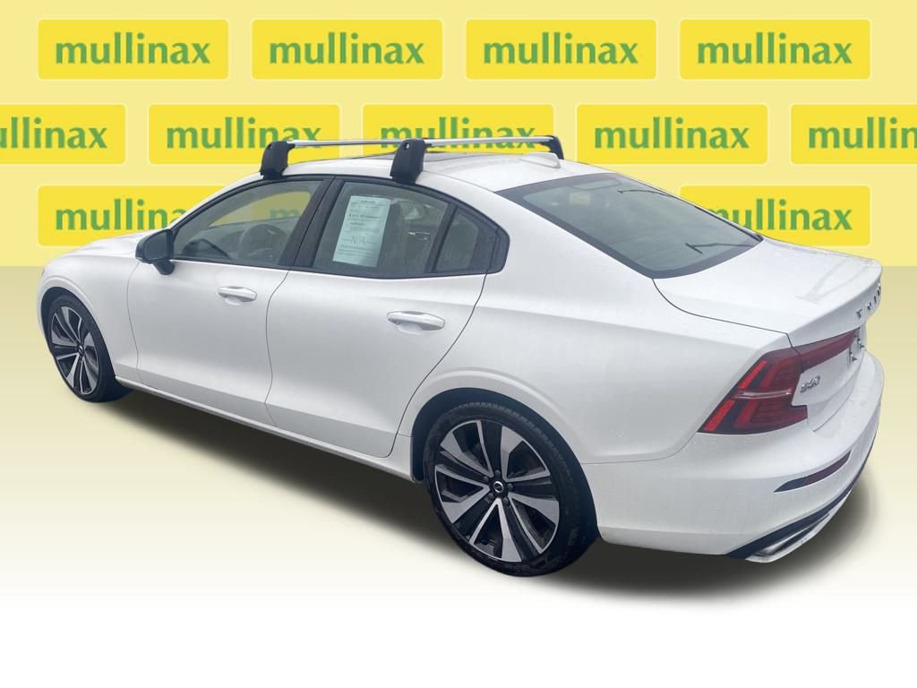 Used 2022 Volvo S60 B5 Momentum w/ Advanced Package image 11