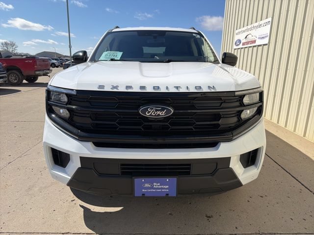 Certified 2025 Ford Expedition Active AWD/4WD image 3