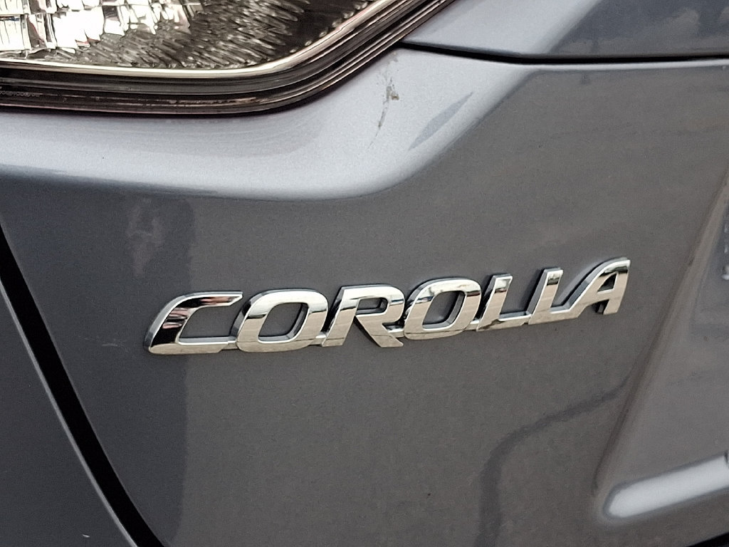 Used 2025 Toyota Corolla LE w/ Convenience Package FWD image 30