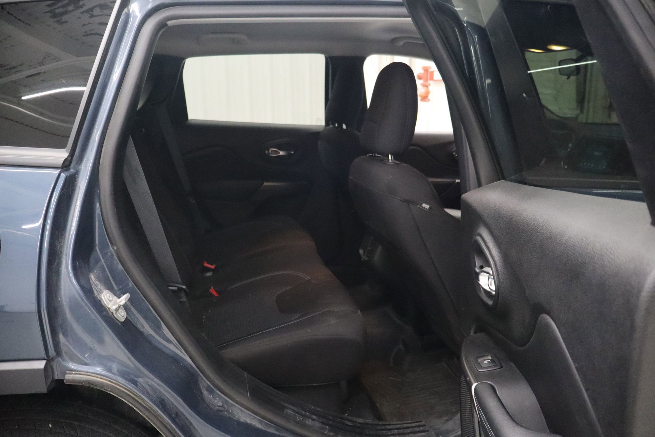 Used 2020 Jeep Cherokee Latitude image 29