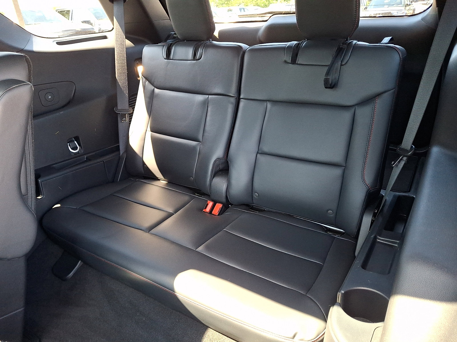 Certified 2025 Ford Explorer ST-Line w/ Premium Package AWD/4WD image 14