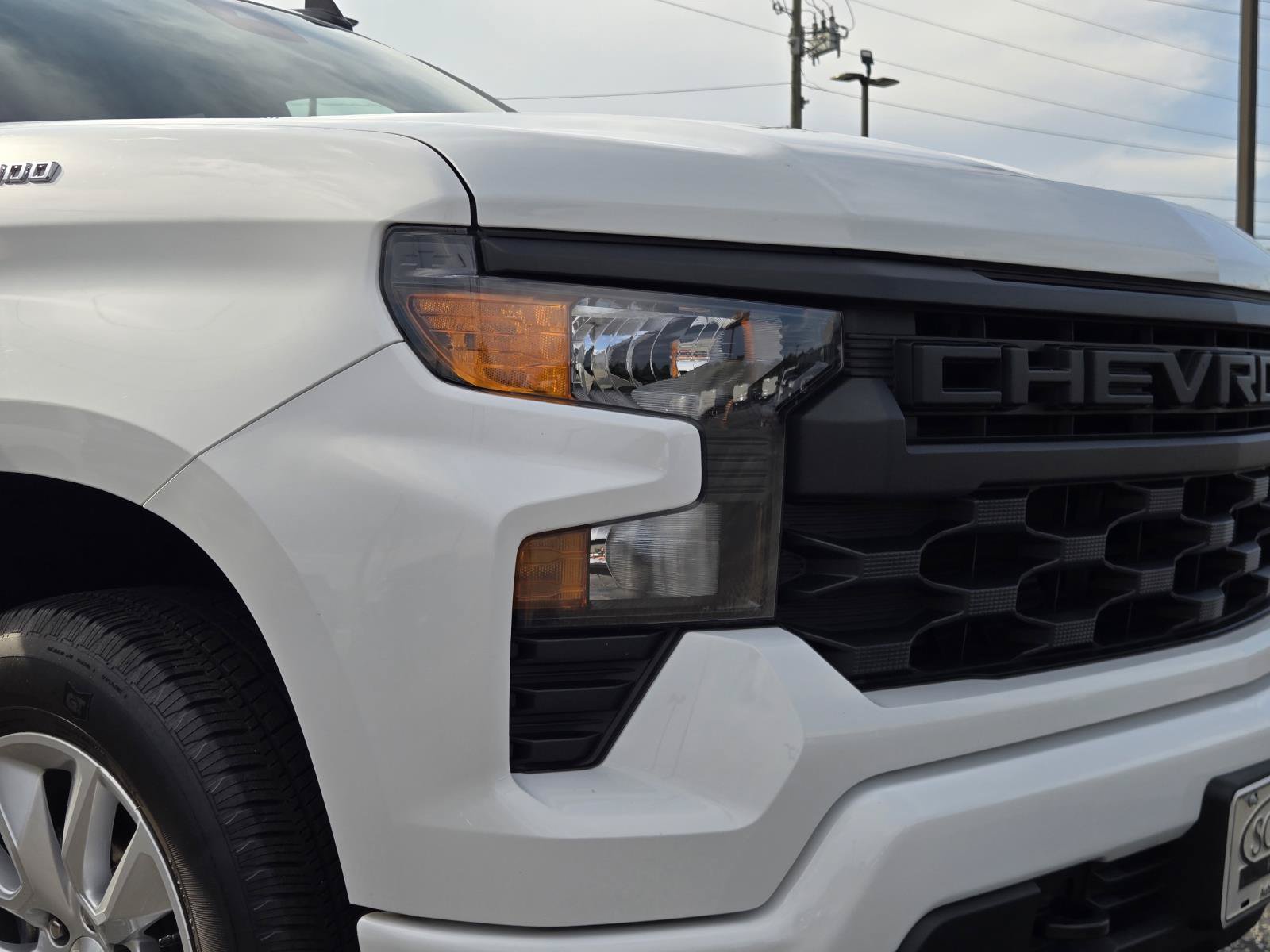 Used 2025 Chevrolet Silverado 1500 Custom RWD image 5