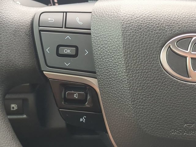 Used 2025 Toyota Camry LE w/ Convenience Package FWD image 23