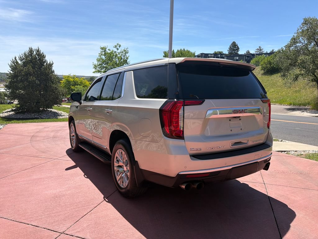 Used 2021 GMC Yukon Denali w/ Advanced Technology Package AWD/4WD image 6