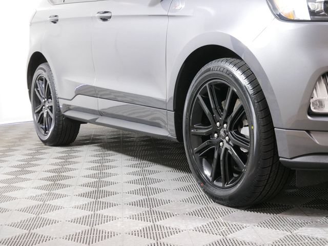 Certified 2022 Ford Edge ST-Line w/ Cold Weather Package AWD/4WD image 2
