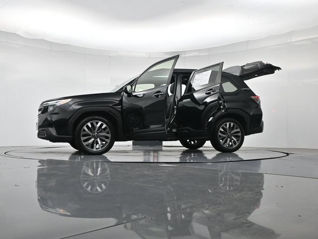 Used 2025 Subaru Forester Touring AWD/4WD image 47