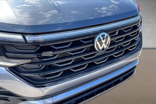 Used 2025 Volkswagen Atlas Cross Sport SEL R-Line AWD/4WD image 27
