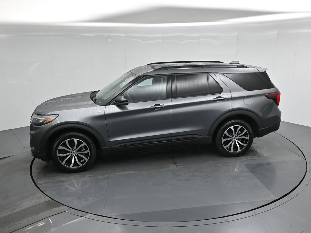 Certified 2025 Ford Explorer ST-Line image 46