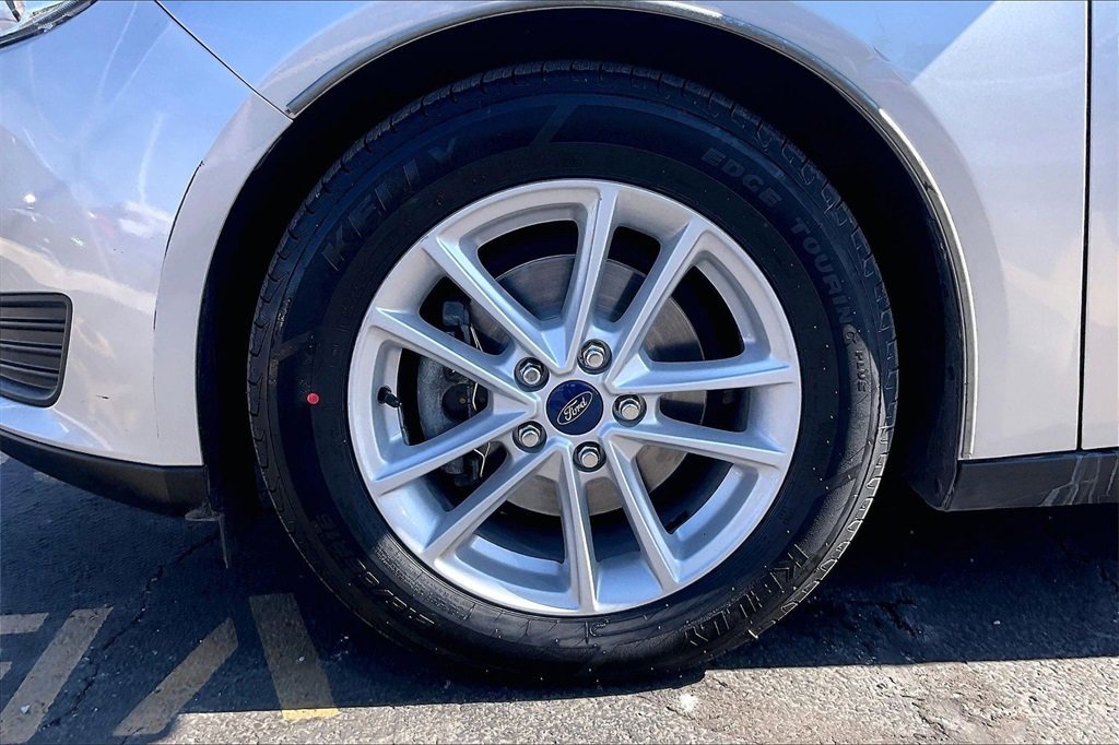 Certified 2017 Ford Focus SE image 8