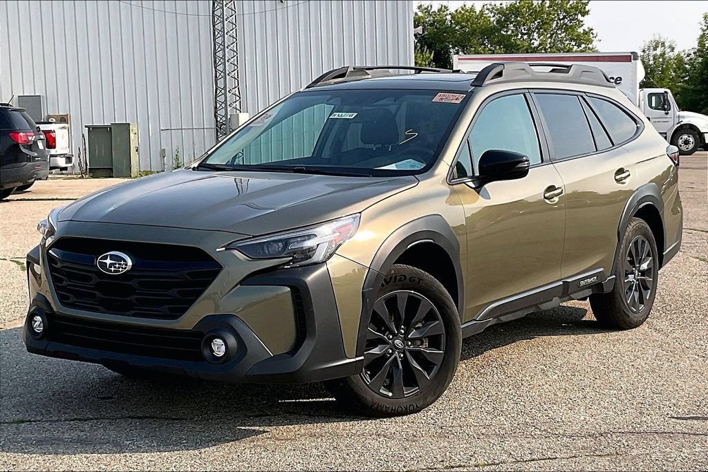 Used 2025 Subaru Outback Onyx Edition AWD/4WD image 2