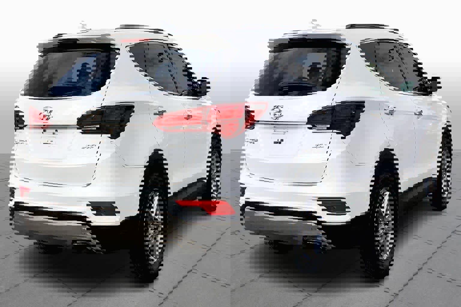 Used 2017 Hyundai Santa Fe Sport image 4