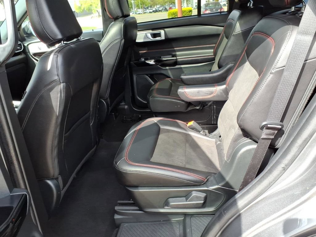 Certified 2023 Ford Explorer ST-Line AWD/4WD image 12
