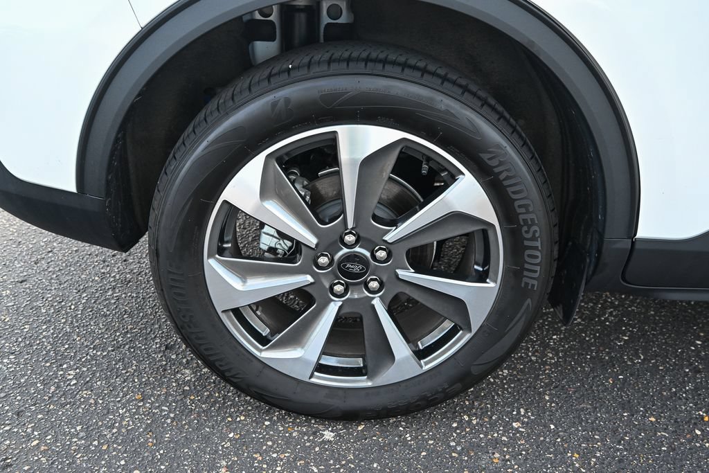 Certified 2024 Ford Escape Platinum w/ Class II Trailer Tow Package AWD/4WD image 14