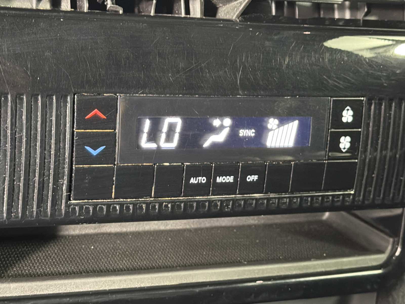 Used 2023 Jeep Wagoneer L Series II AWD/4WD image 23