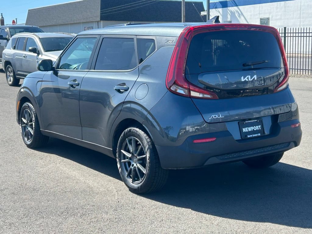 Used 2022 Kia Soul LX FWD image 6
