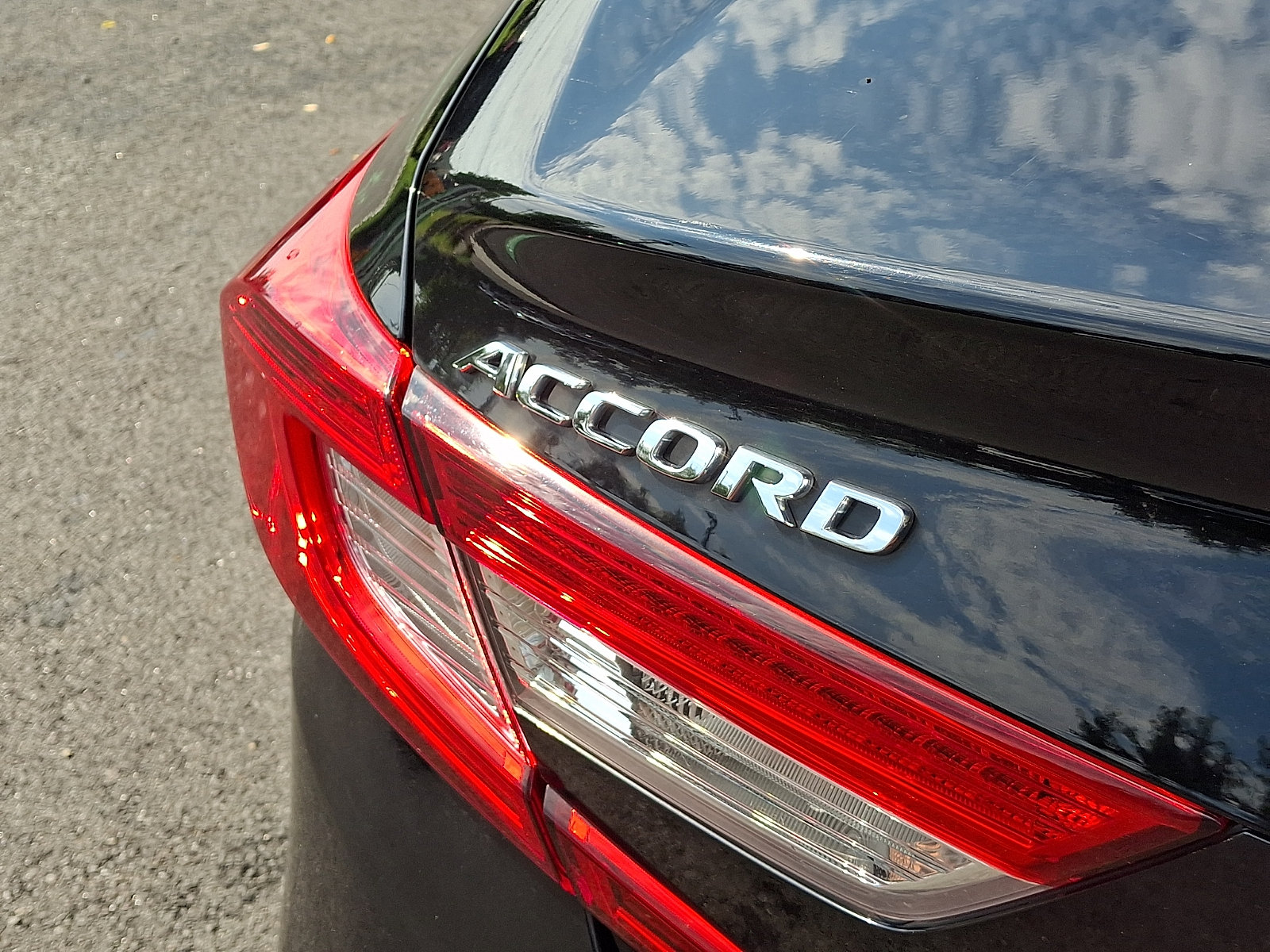 Used 2019 Honda Accord EX image 30