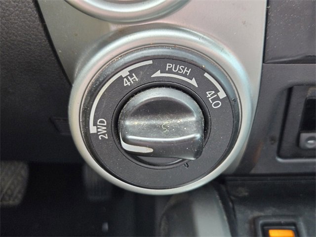 Used 2019 Nissan Titan SL w/ Chrome Package image 27