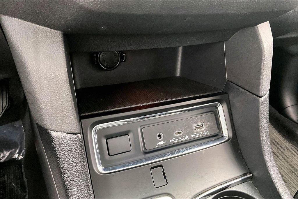 Used 2025 Subaru Ascent Premium image 33