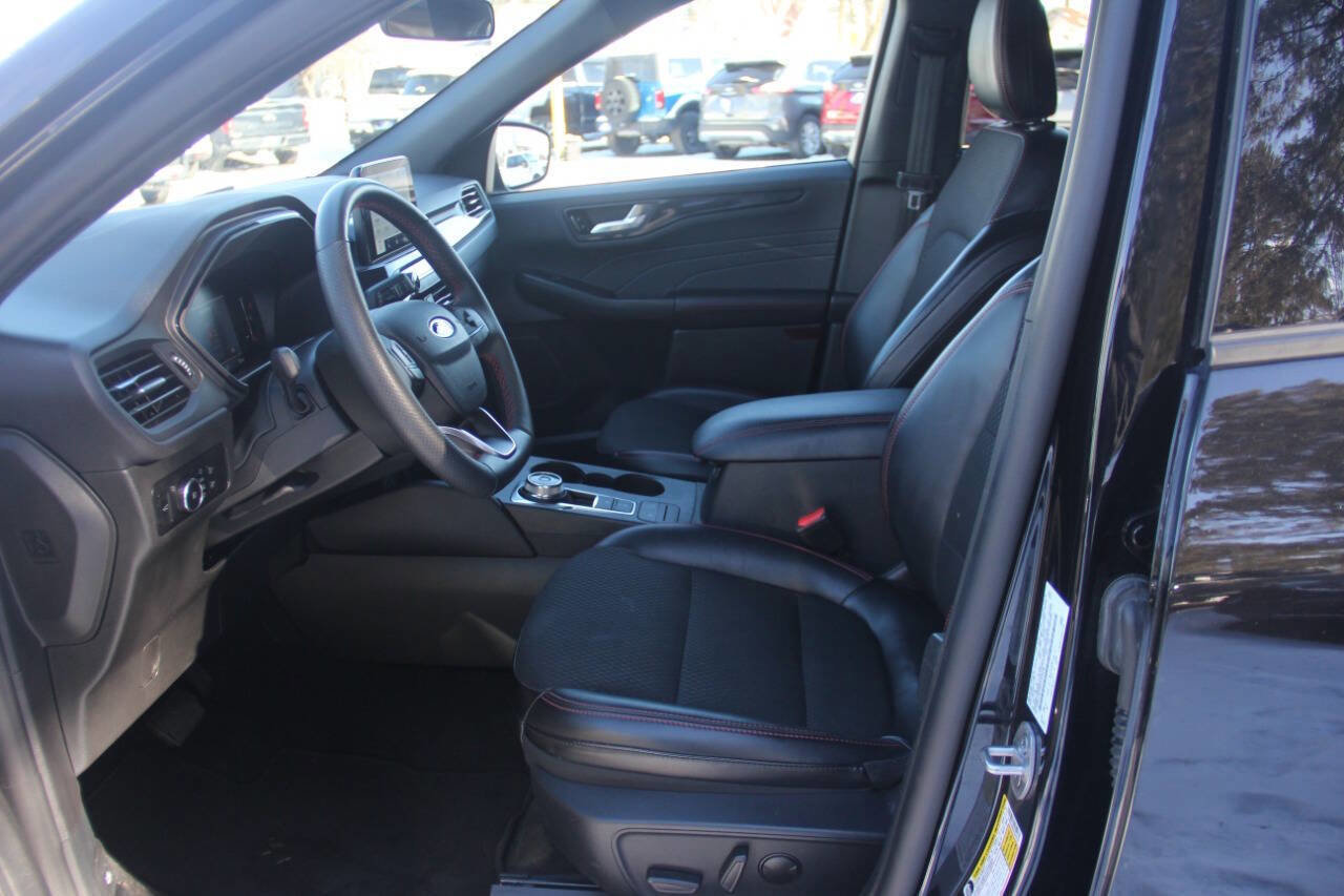 Certified 2025 Ford Escape ST-Line Select image 29