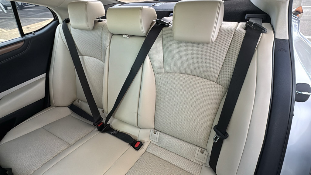 Used 2023 Lexus ES 300h w/ Premium Package FWD image 23