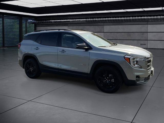 Used 2024 GMC Terrain AT4 AWD/4WD image 2