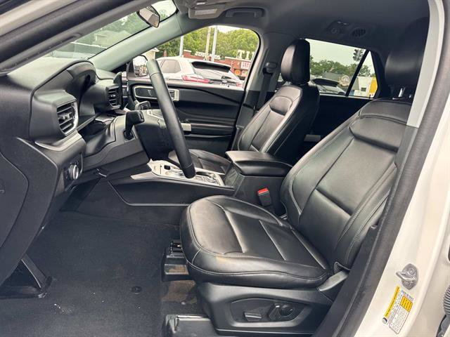Certified 2023 Ford Explorer XLT w/ Equipment Group 202A AWD/4WD image 31
