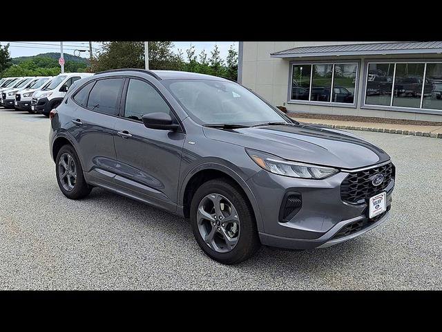 Certified 2024 Ford Escape ST-Line w/ Tech Pack #1 AWD/4WD image 2