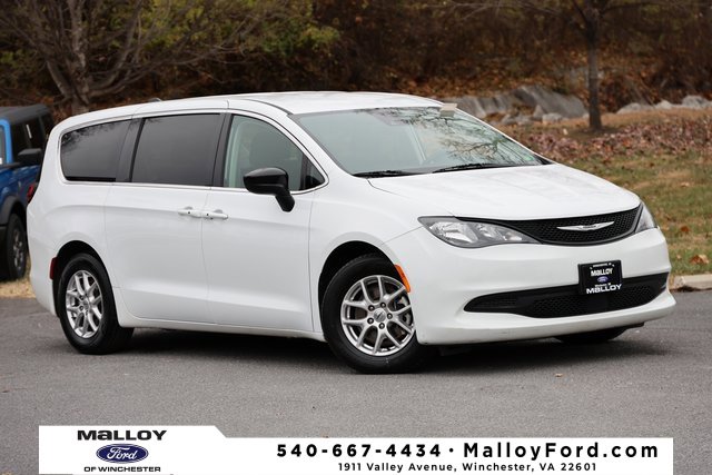 Used 2024 Chrysler Voyager LX image 1