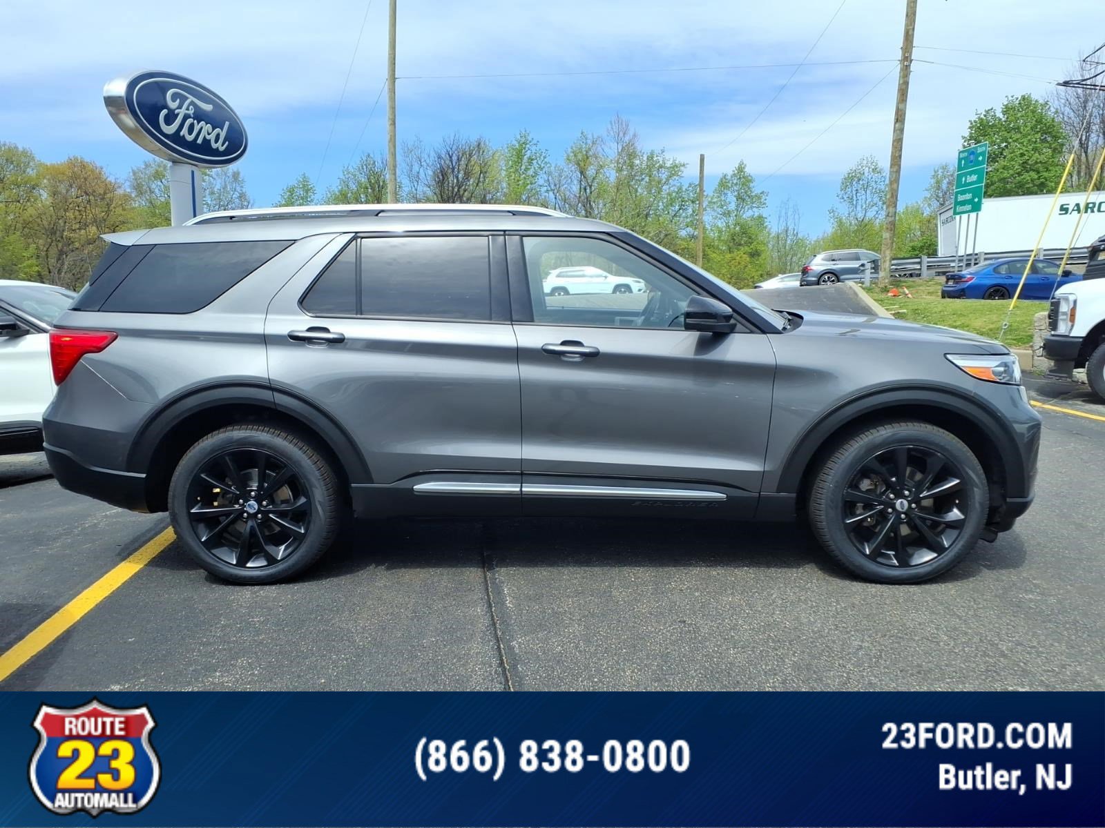 Certified 2023 Ford Explorer Platinum w/ Technology Package AWD/4WD image 6