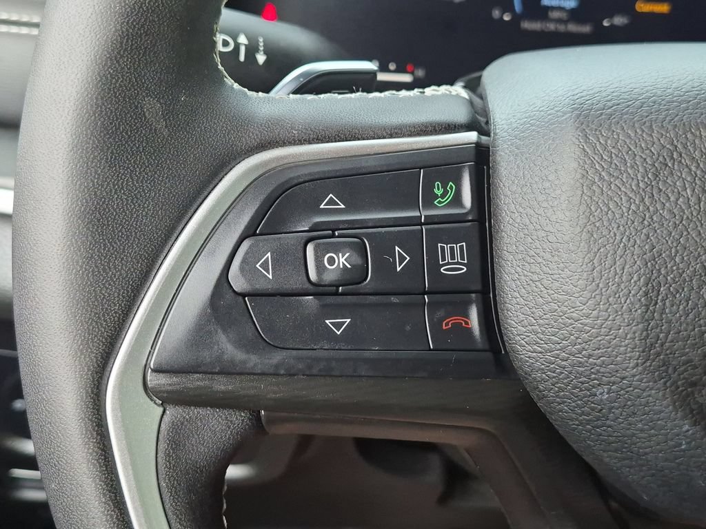 Used 2024 Jeep Grand Cherokee Altitude AWD/4WD image 24