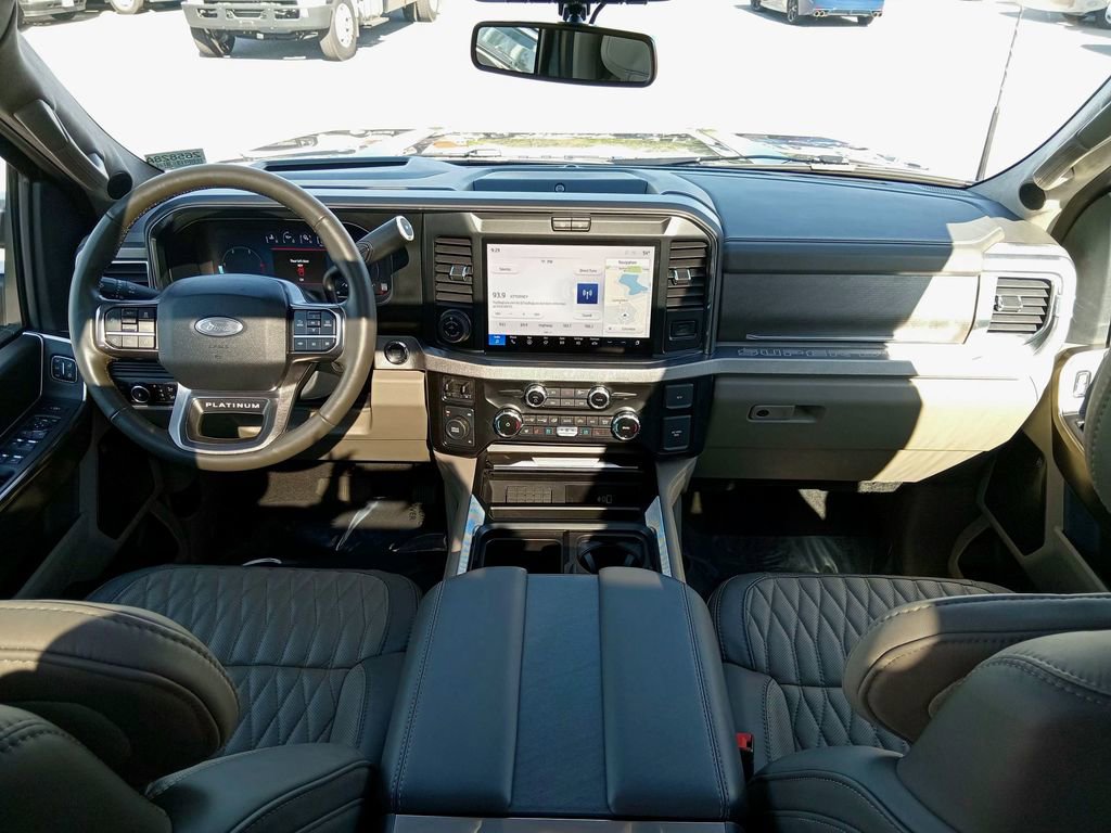 Certified 2025 Ford F450 Platinum w/ Platinum Plus Package image 14