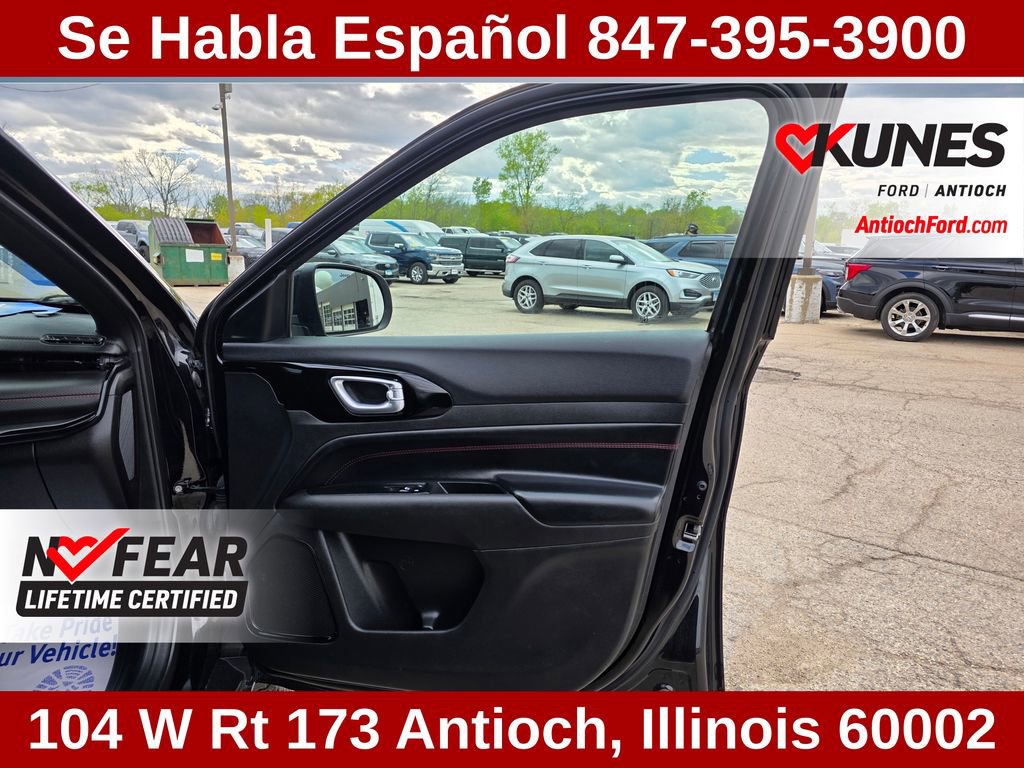 Used 2024 Jeep Compass Trailhawk AWD/4WD image 36