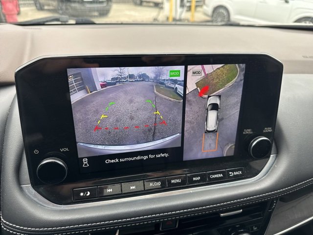 Used 2022 Nissan Rogue Platinum w/ Head-Up Display Package image 13