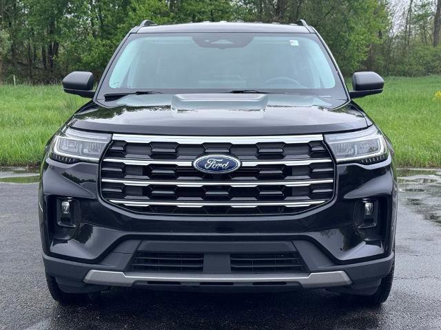 Certified 2025 Ford Explorer Active w/ Active Comfort Package AWD/4WD image 3