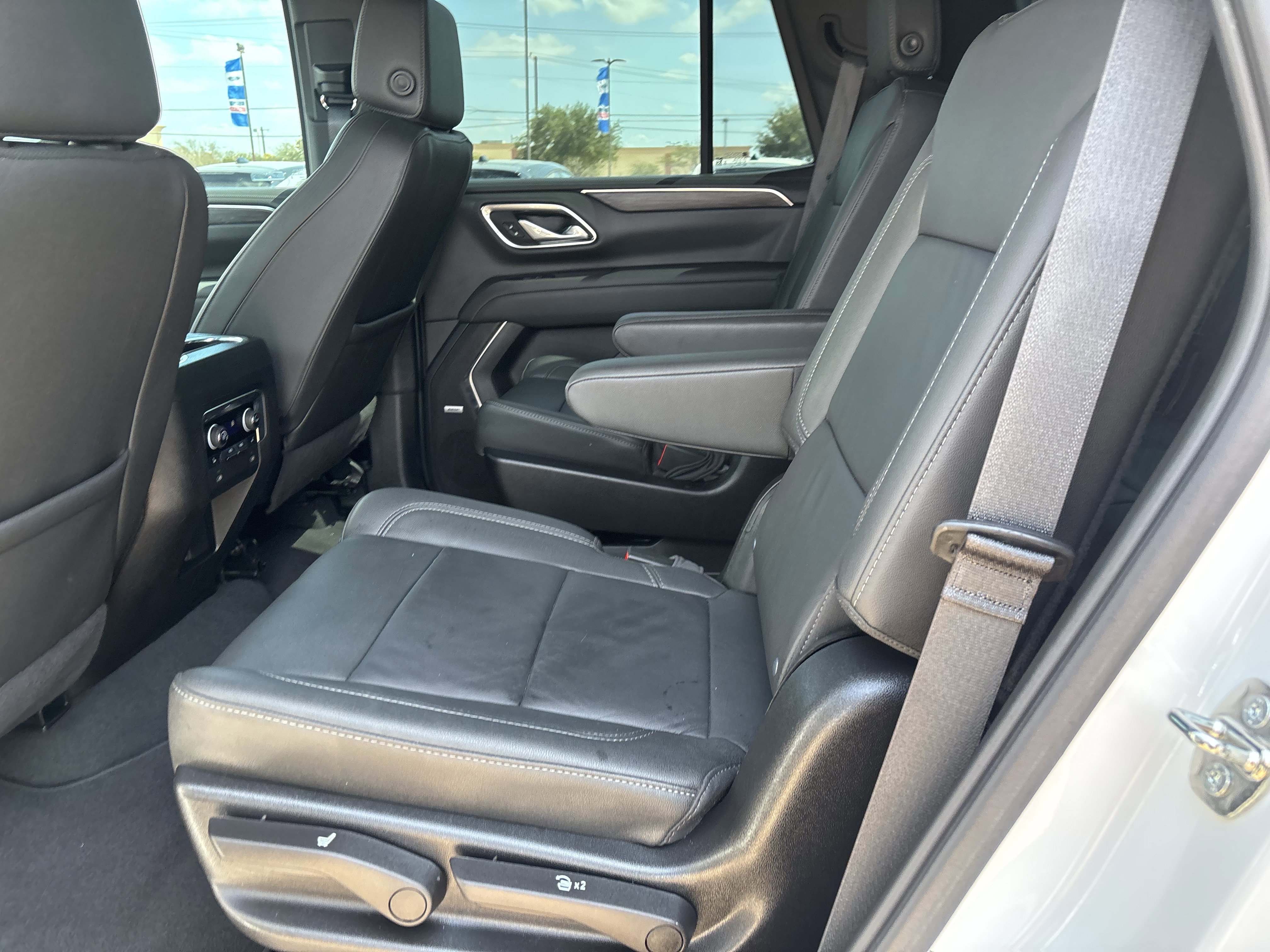 Used 2024 Chevrolet Tahoe Z71 w/ Luxury Package image 16