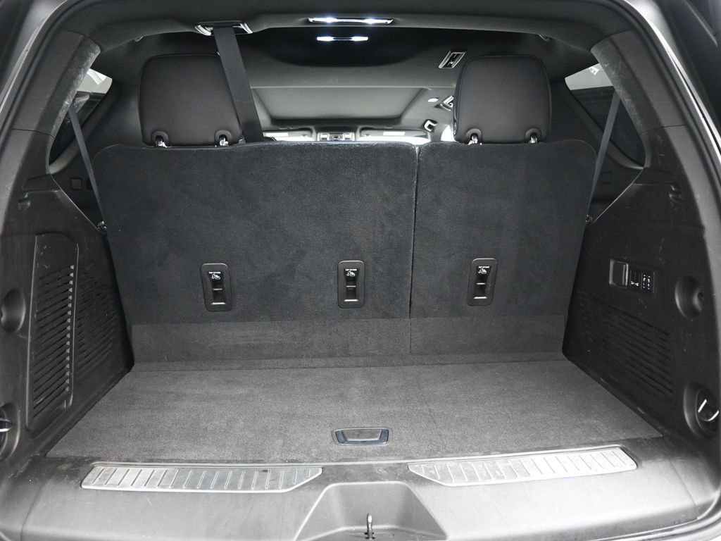 Used 2021 Chevrolet Tahoe Premier w/ Premium Package image 26