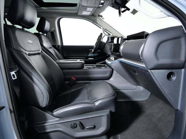 Certified 2025 Ford Expedition Platinum AWD/4WD image 11