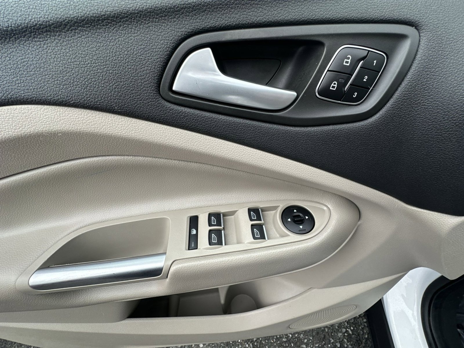 Certified 2019 Ford Escape Titanium AWD/4WD image 23