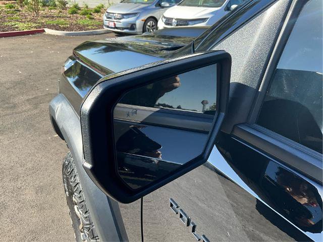 Used 2024 Chevrolet Colorado ZR2 w/ ZR2 Convenience Package III AWD/4WD image 26