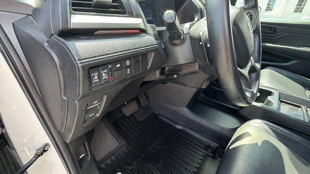 Used 2023 Honda Odyssey Sport image 15
