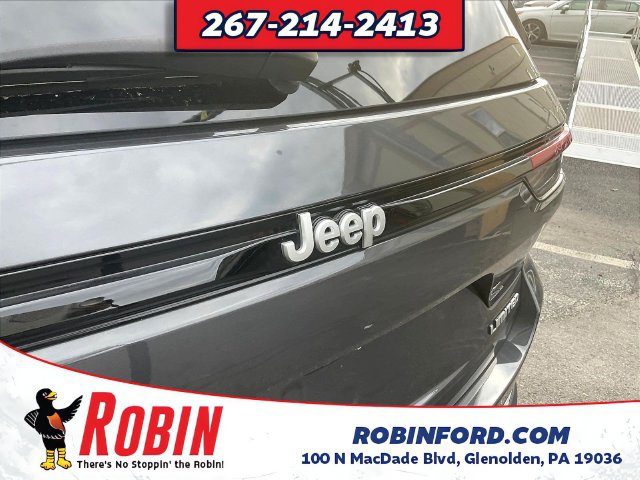 Used 2025 Jeep Grand Cherokee Limited AWD/4WD image 23