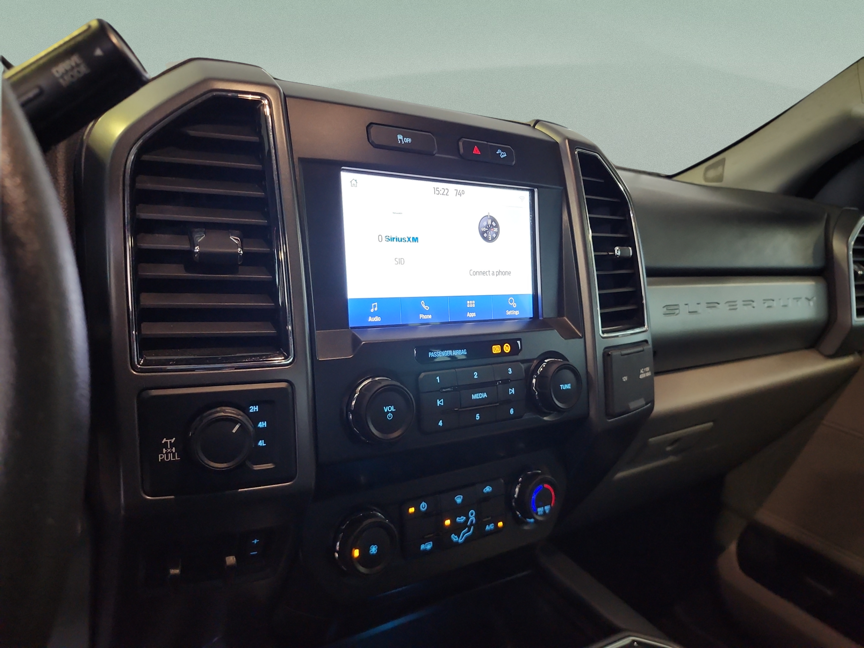 Certified 2022 Ford F250 XLT w/ Black Appearance Package AWD/4WD image 12