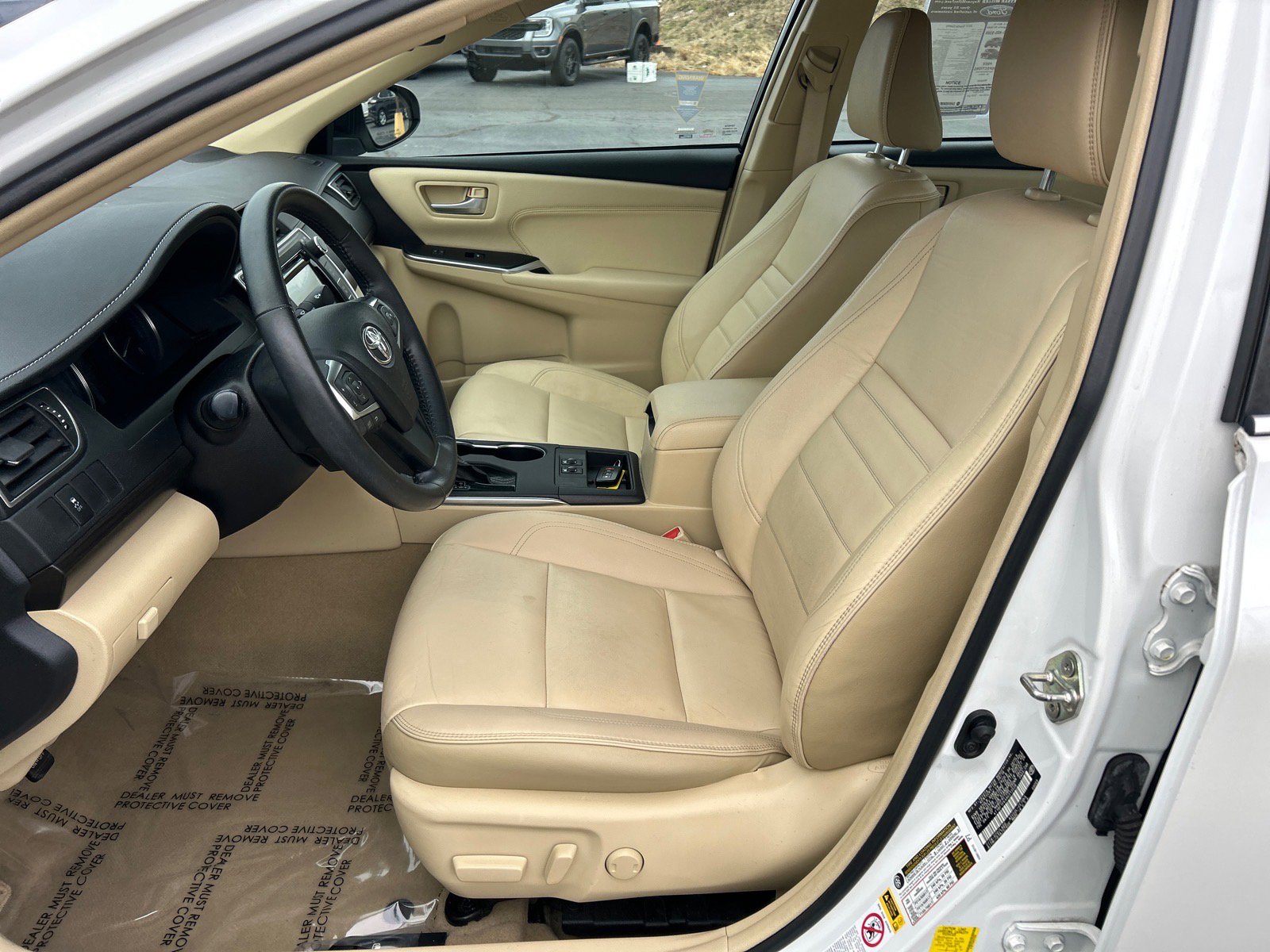 Used 2017 Toyota Camry XLE image 6