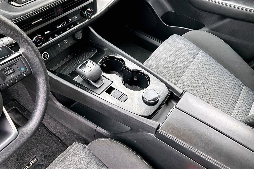 Used 2023 Nissan Rogue SV AWD/4WD image 15