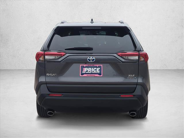 Used 2022 Toyota RAV4 XLE Premium AWD/4WD image 6