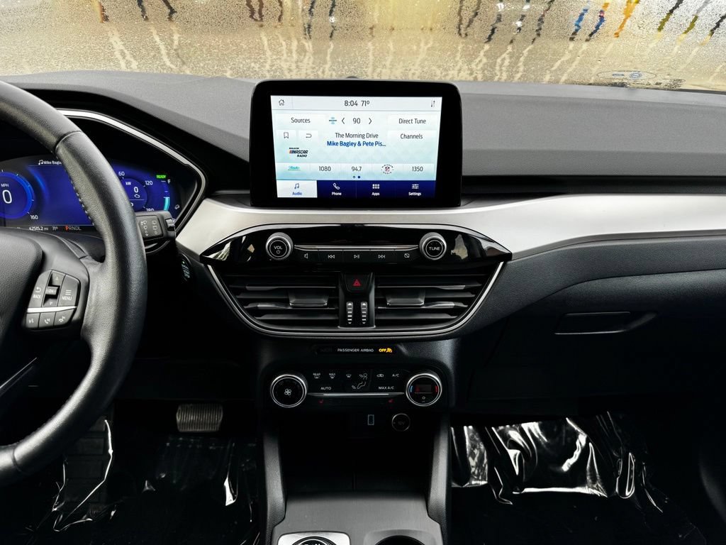 Certified 2020 Ford Escape SE Sport AWD/4WD image 2
