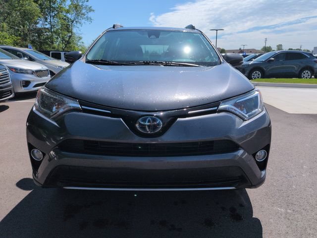 Used 2018 Toyota RAV4 XLE AWD/4WD image 2