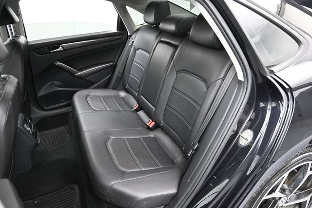 Used 2020 Volkswagen Passat 2.0T R-Line FWD image 27